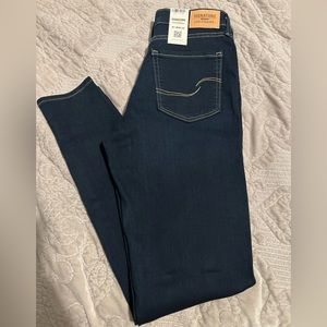Nwt Levi’s Mid-rise skinny jeans